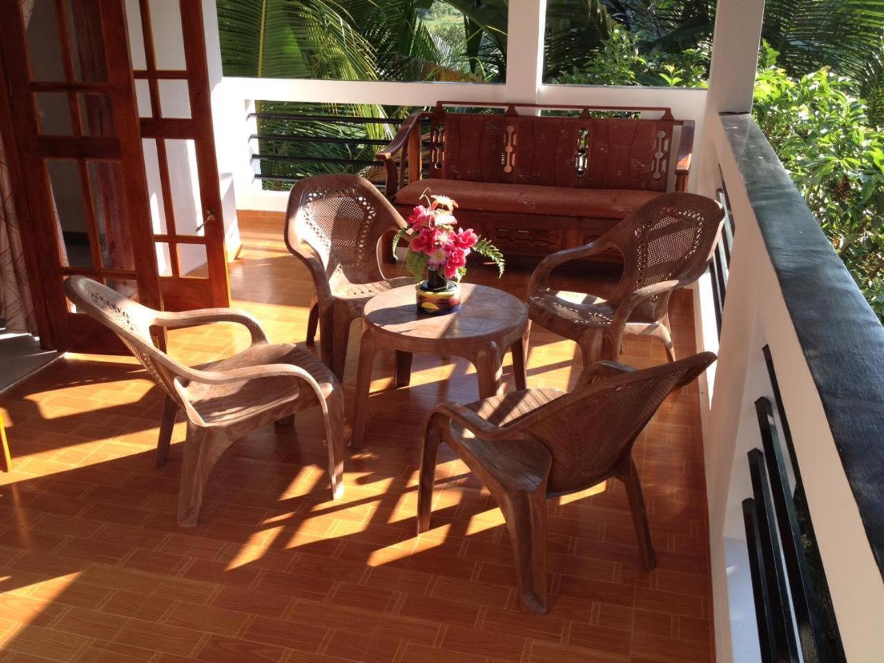 Happy Villa Hikkaduwa Exterior photo
